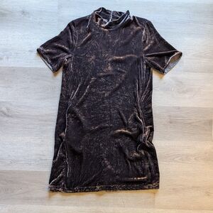 Velvet Gray Dress Short-Sleeve Mock-Turtleneck with Pockets